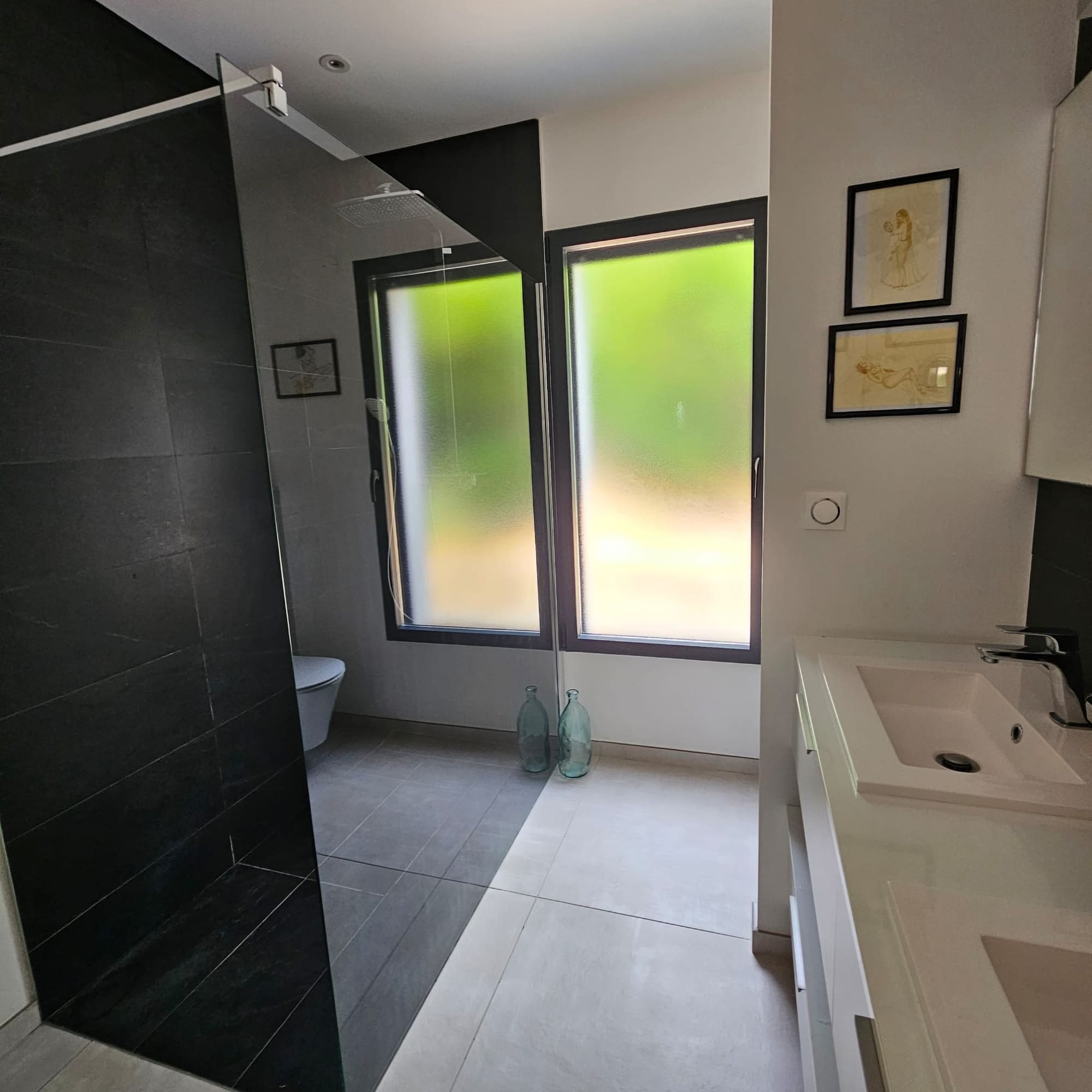Douche à l'italienne et WC