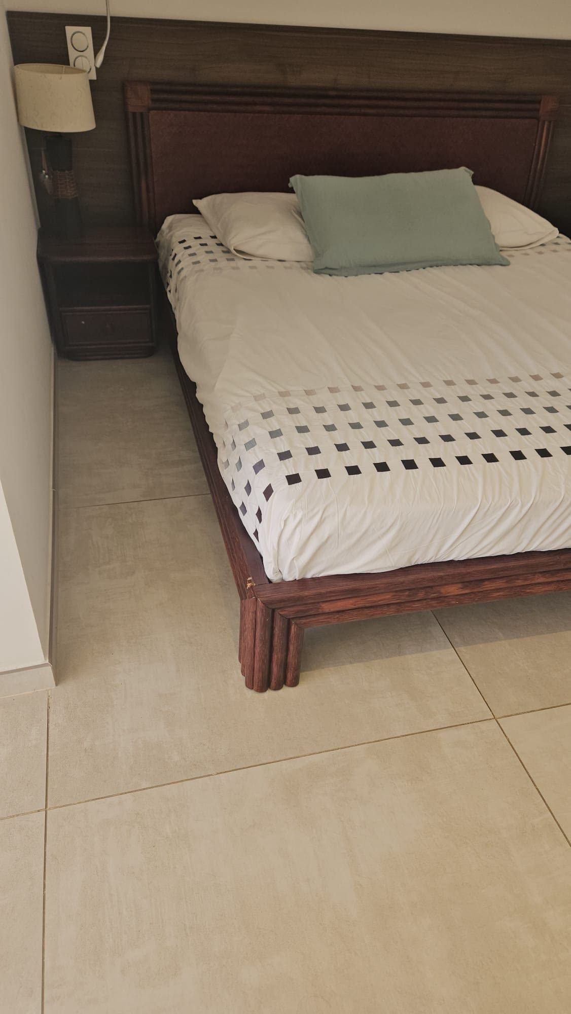 Chambre lumineuse en bois