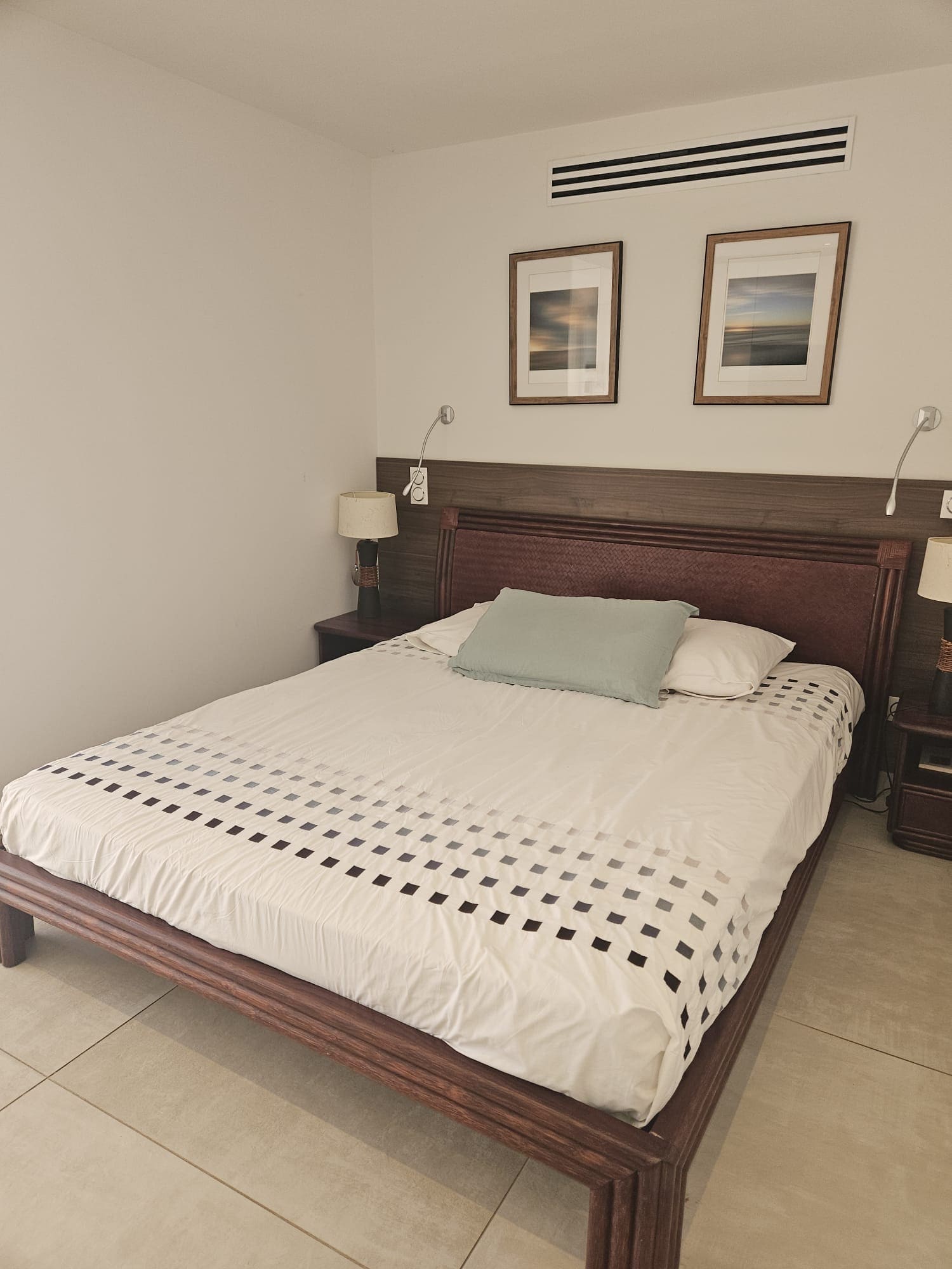 Chambre cosy lit en bois