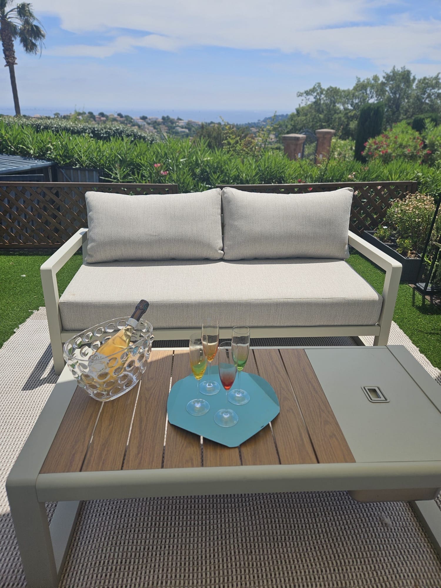 Salon de jardin vue mer