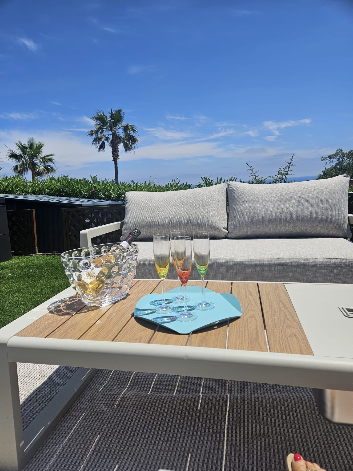 Champagne en terrasse vue mer